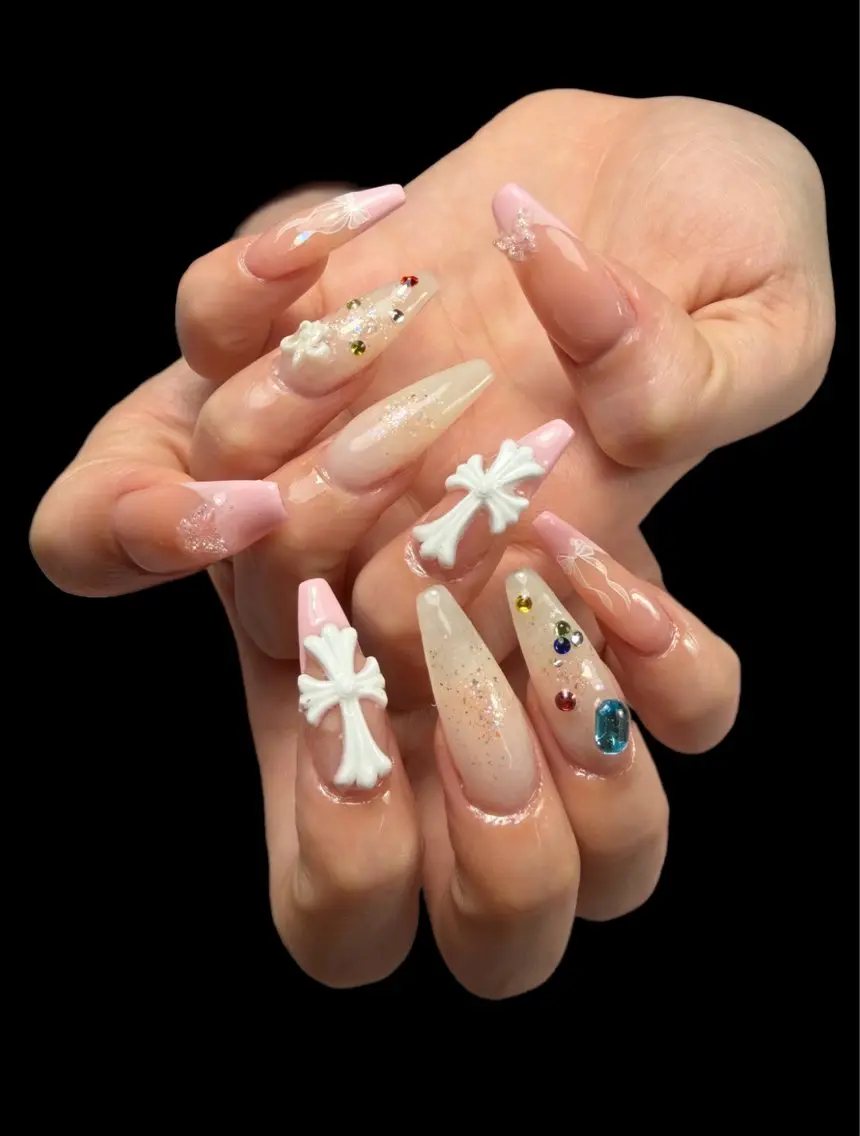 ネイル チークネイル フレンチネイル グラデーション キラキラネイル 韓国ネイル ハンドネイル HIKARIHANA NAILのネイルデザイン