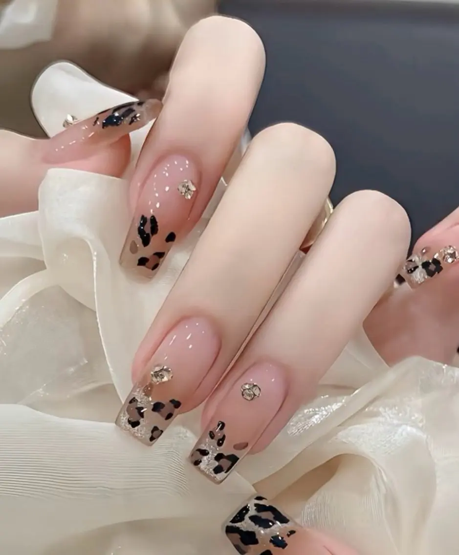 ネイル チークネイル 長さ出し フレンチネイル ガーリー 韓国ネイル sun nail池袋 モデル募集のネイルデザイン