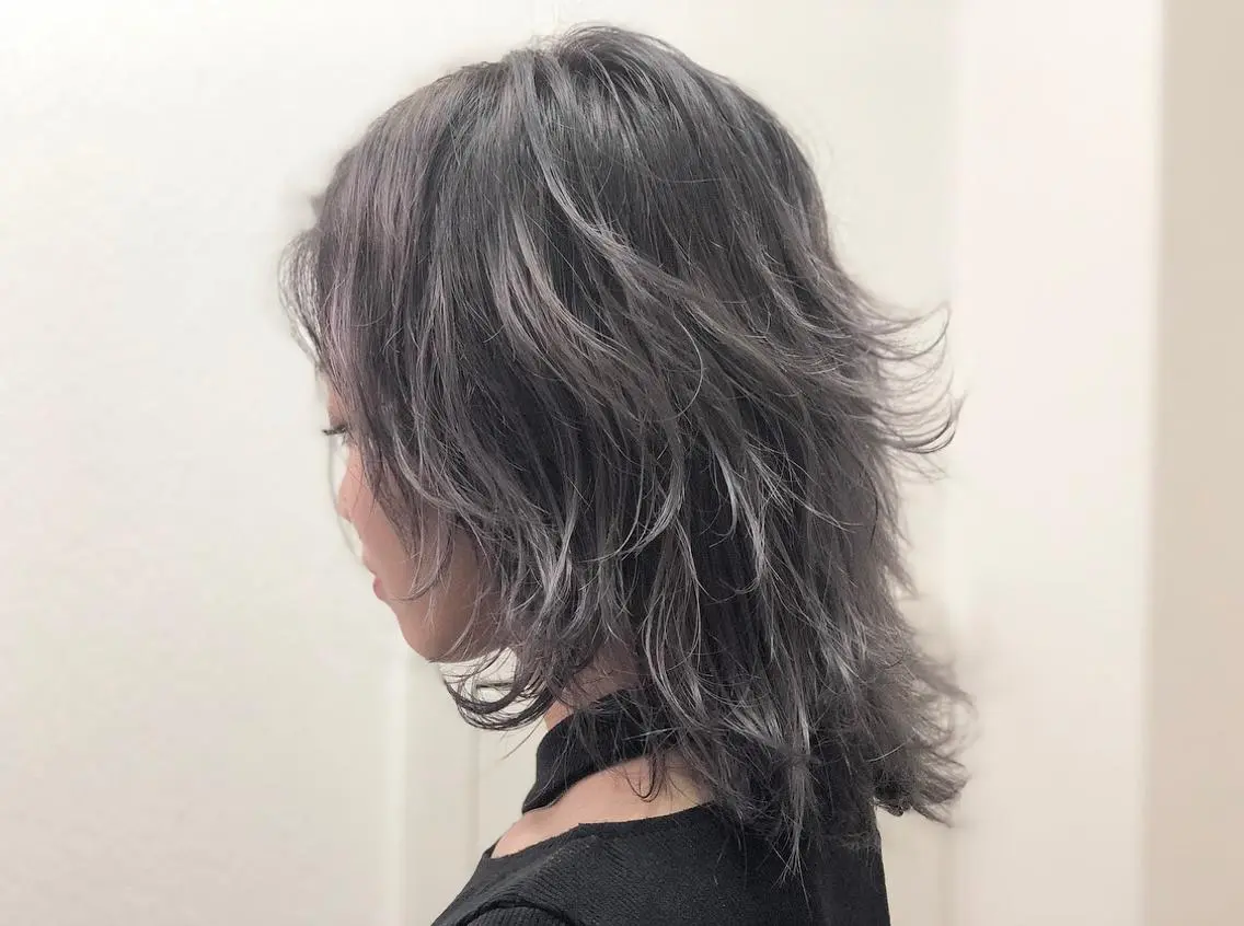 ミディアム カラー くすもと かいとのヘアスタイル
