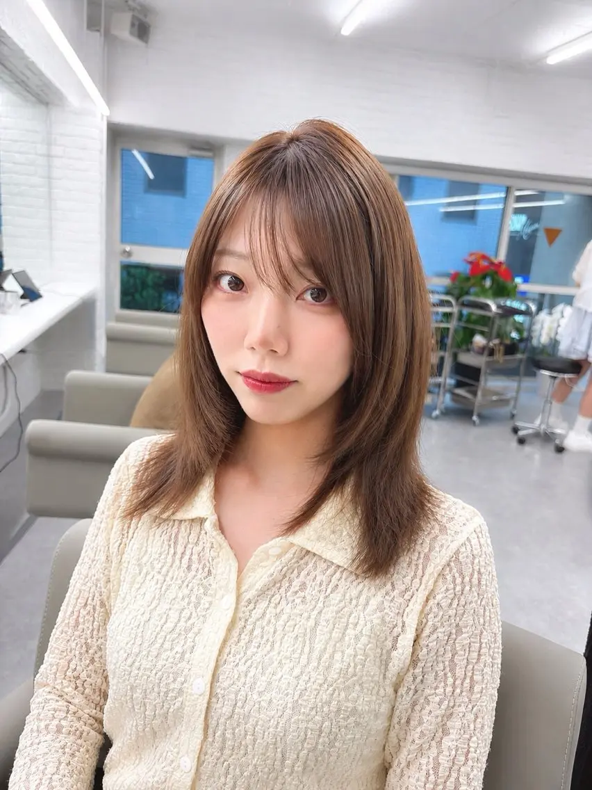 セミロング カラー ヘアアレンジ ブリーチ 透明感カラー 顔まわりレイヤー 髪質改善 韓国風ヘア カット ヘアカラー トリートメント ✨綺麗が続くカット ✨/星野六三四のヘアスタイル