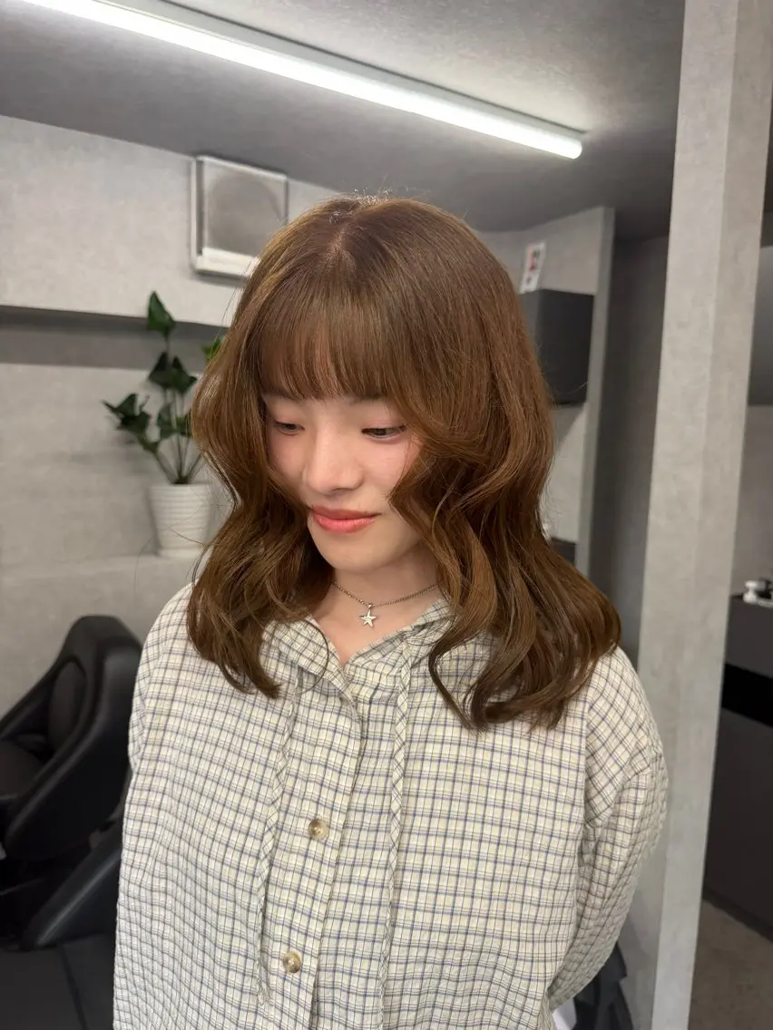 セミロング カラー ブリーチ ダブルカラー ブリーチなしカラー ヘアカラー アヤカ （AYAKA）のヘアスタイル