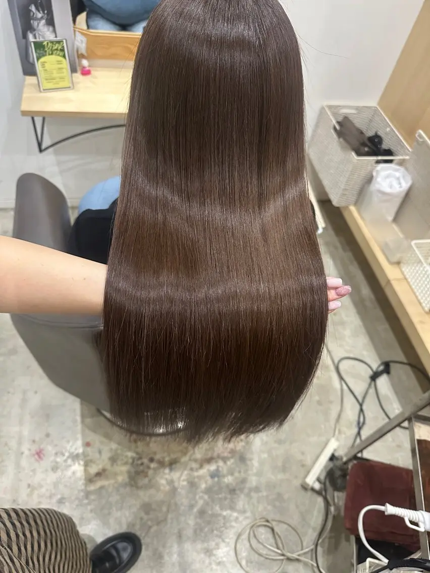 ミディアム miloc MOMOKAのヘアスタイル