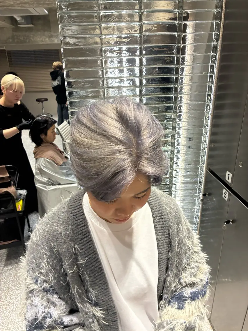 ショート カラー カット ヘアカラー トリートメント カラーブリーチ特化 石原勇希のヘアスタイル