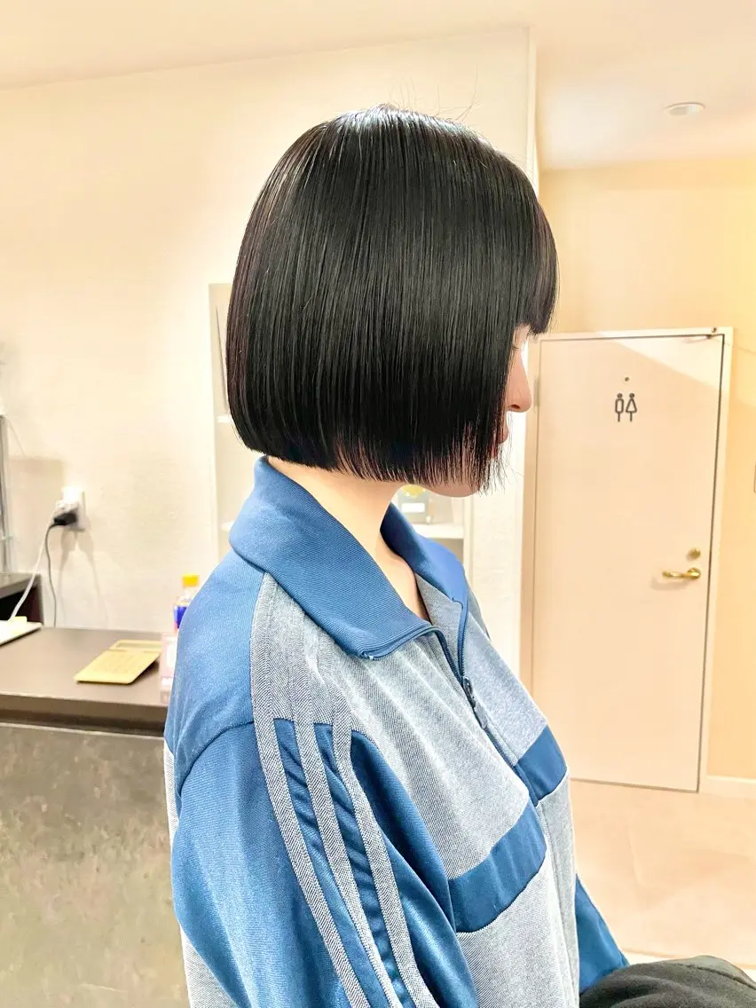 ミディアム 切りっぱなしボブ ボブ カット トリートメント ハイトーン/レイヤー /ウルフ⭐️永田⭐️のヘアスタイル