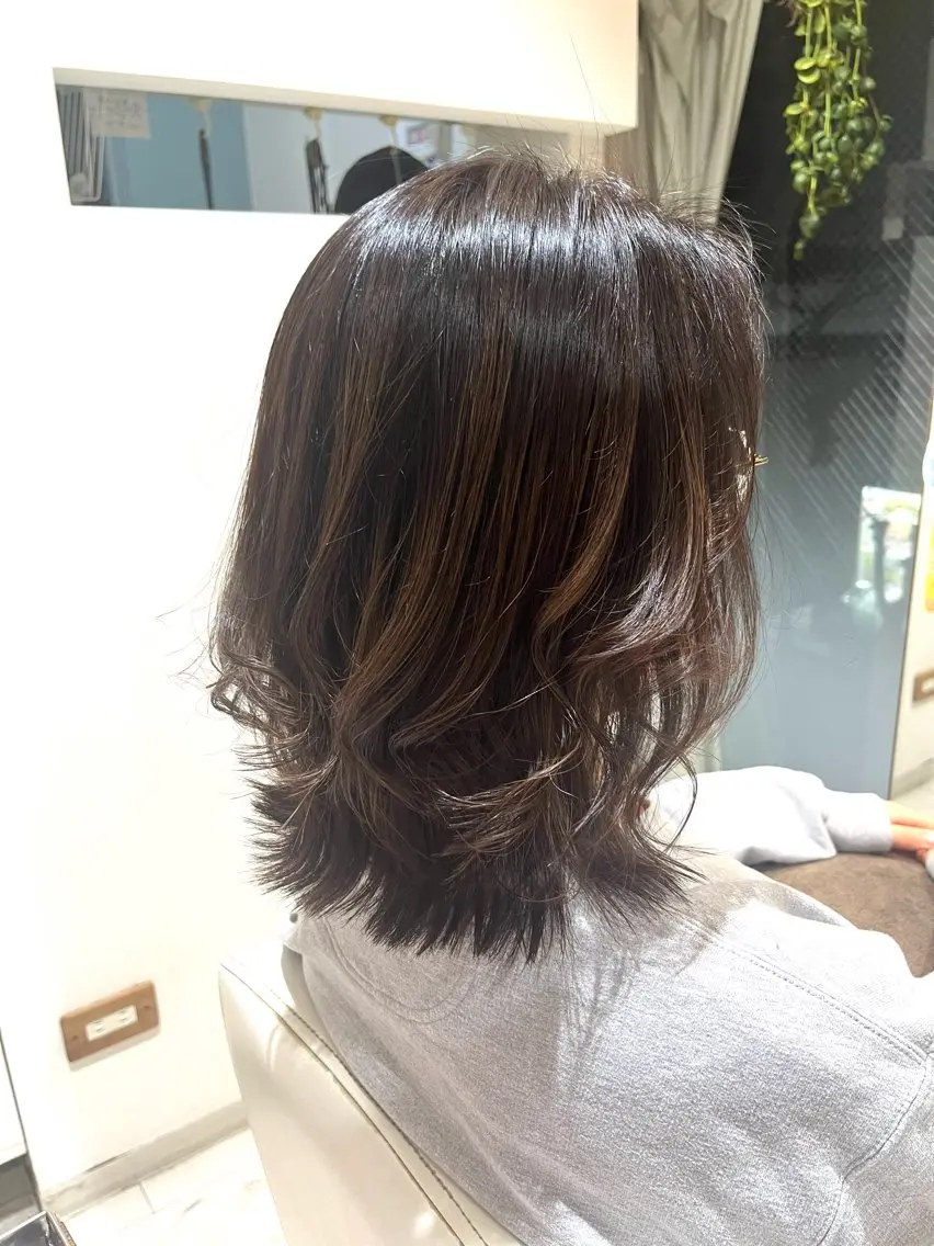 ミディアム くびれヘア 須藤 百合香のヘアスタイル