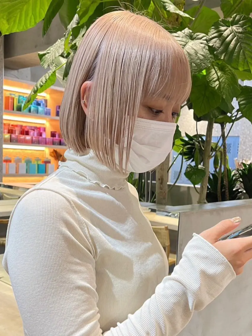 ミディアム ヘアカラー トリートメント ハイトーン💎 ホワイトベージュ坪谷のヘアスタイル