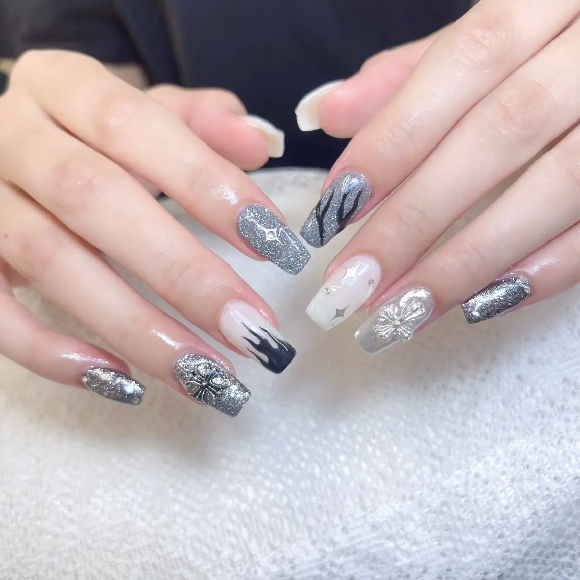 ネイル 成人式 ロングネイル マグネットネイル 大理石ネイル(マーブル) リボン ZUZU AMEE NAILのネイルデザイン