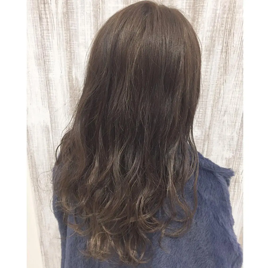 ロング カラー ヘアアレンジ ベージュカラー フォギーベージュ 透明感♡︎♡︎ 佐々木早苗のヘアスタイル
