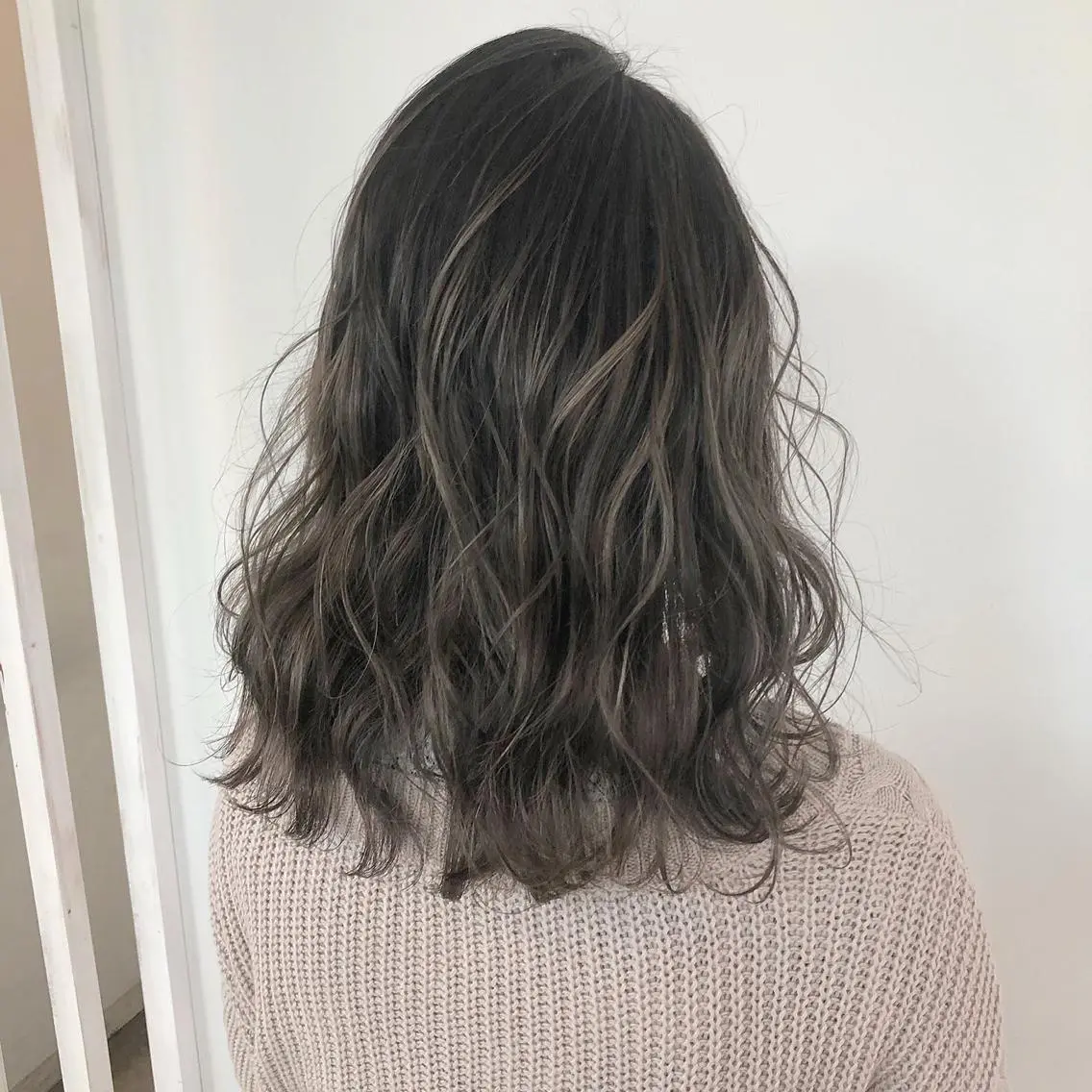 セミロング カラー ヘアアレンジ ハイライトカラー ハイライト 榎園 由美のヘアスタイル
