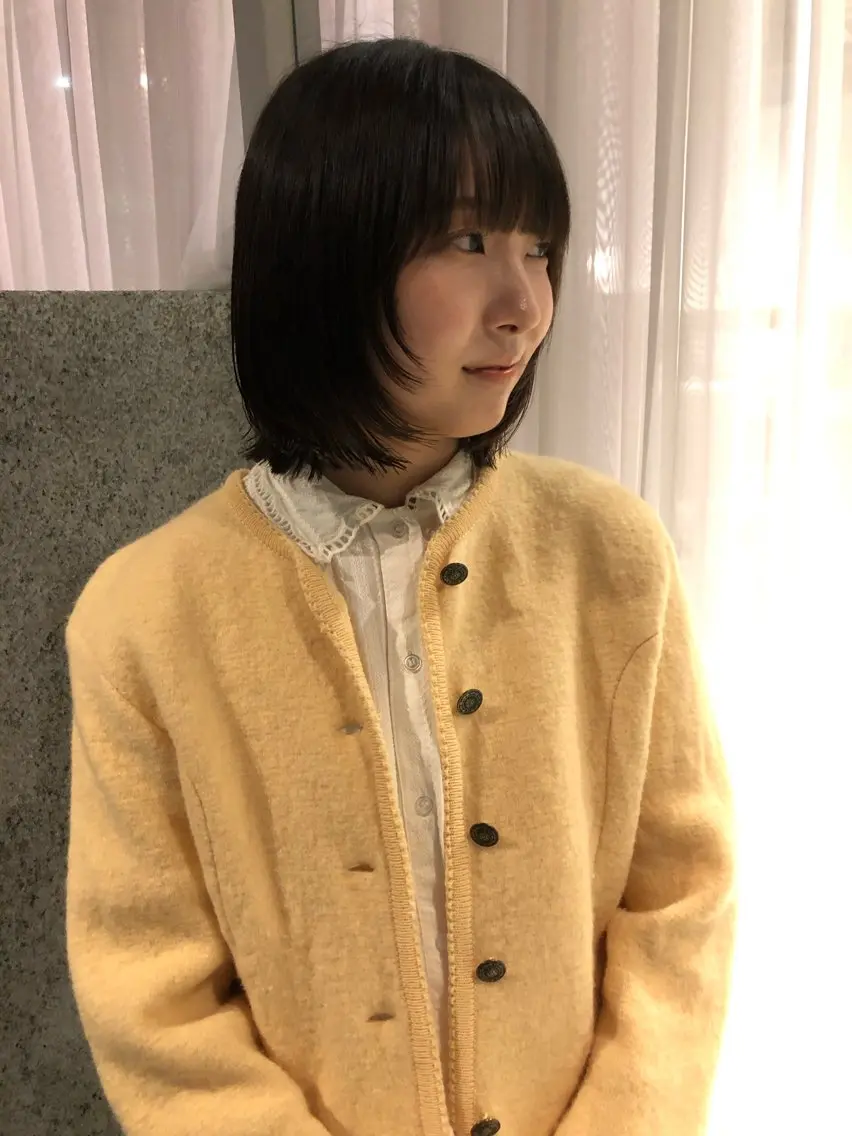 ミディアム 顔まわりレイヤー 顔周りカット レイヤーカット レイヤー/パーマ /momokoのヘアスタイル