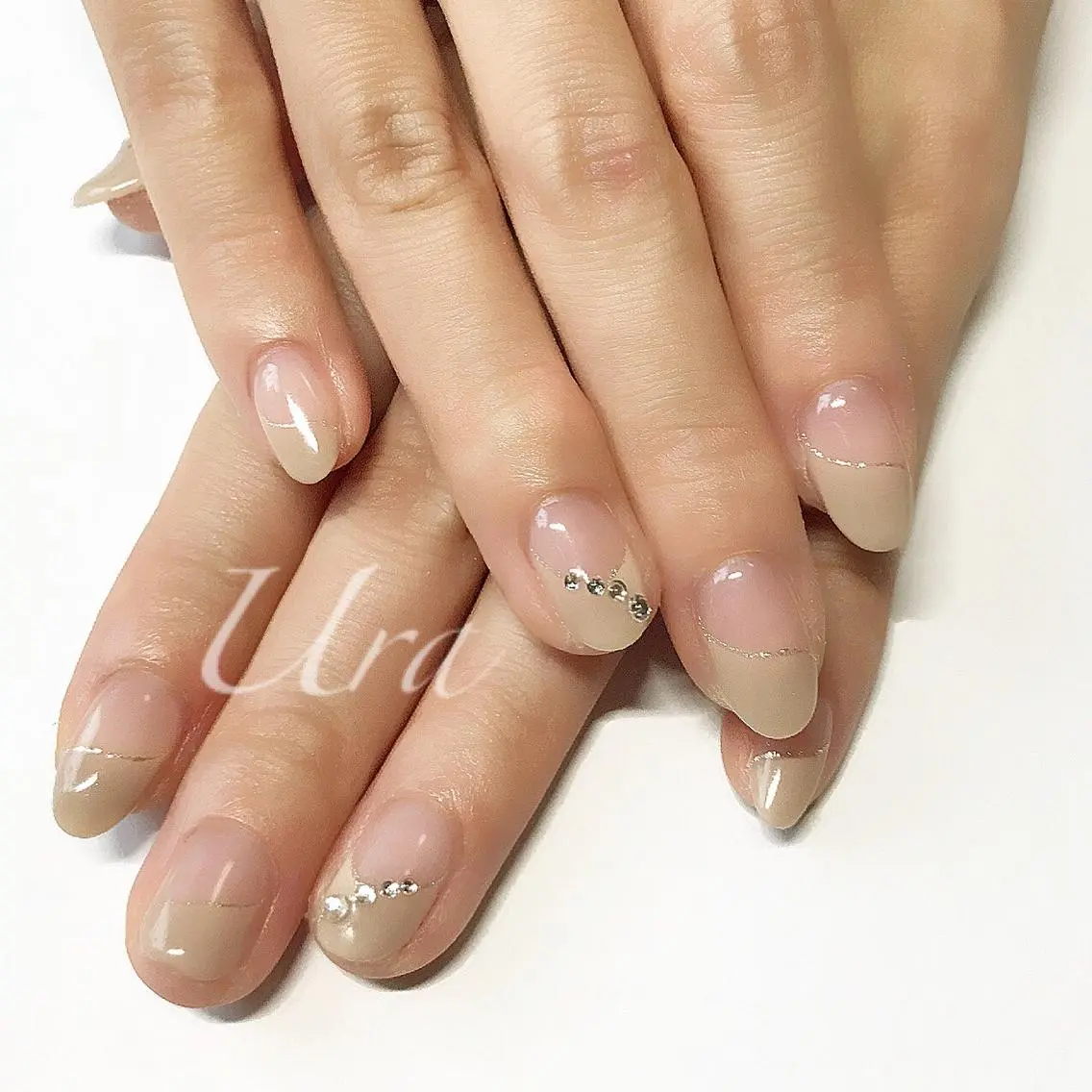 ネイル アートネイル フレンチネイル ストーンネイル UrakoNail 《nail》のネイルデザイン