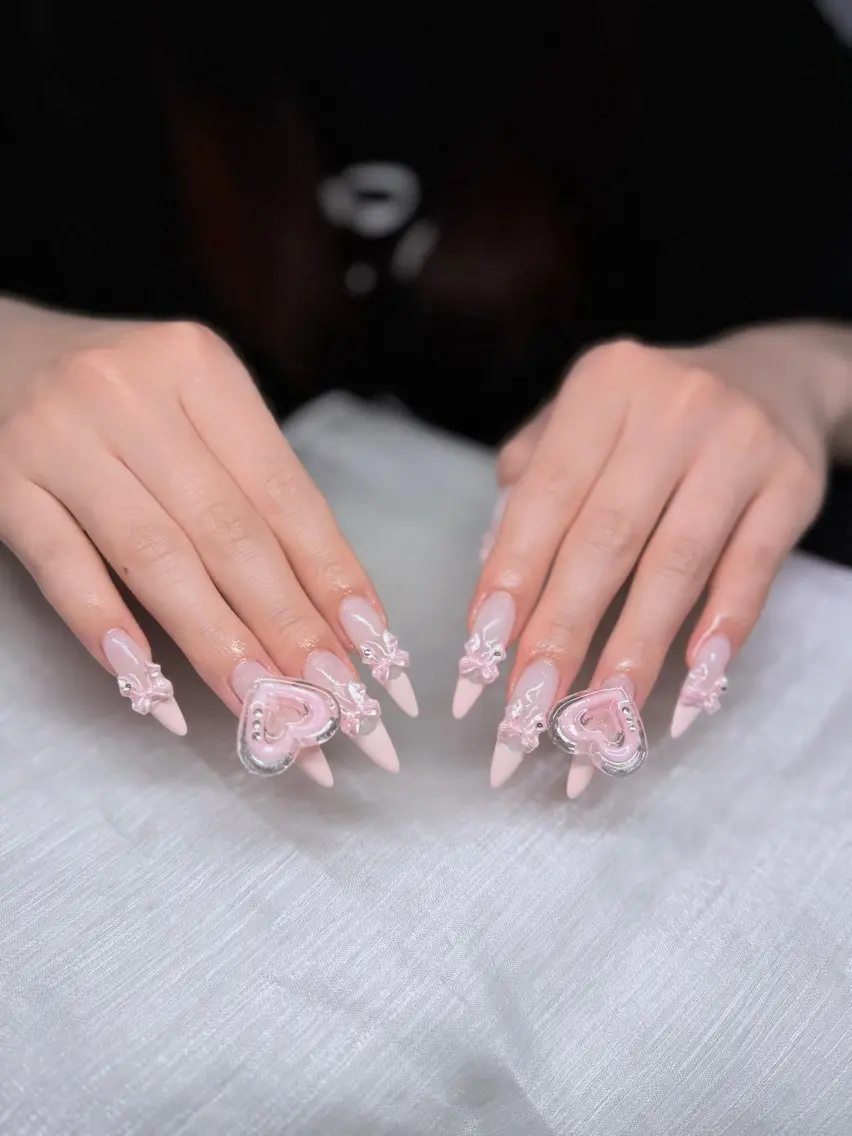 ネイル 長さ出し グラデーション 卒業式 キラキラネイル マグネットネイル Lee Nailsのネイルデザイン