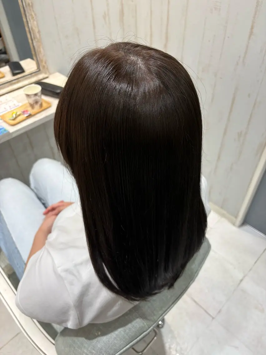 カラー ヘアカラー 岡田 真鈴のヘアスタイル