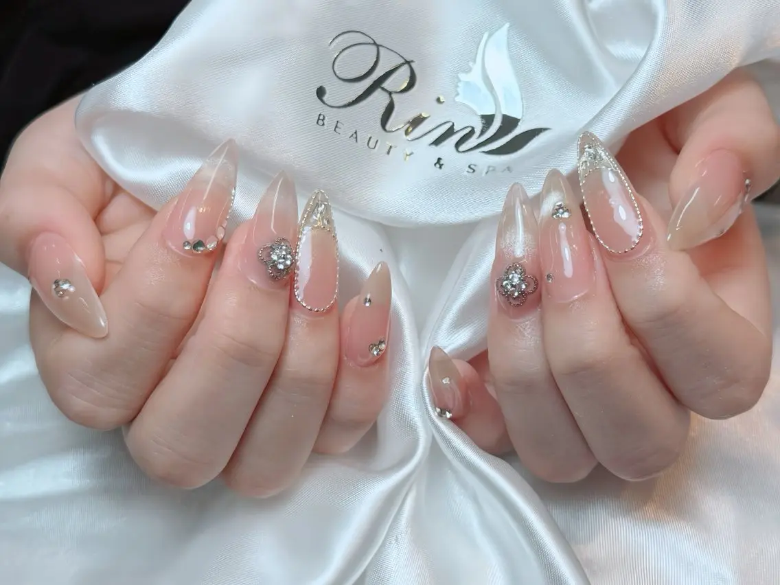 ネイル アニマル柄 ボルドー ブラウン チークネイル フレンチネイル Rin Nail 新大久保店のネイルデザイン