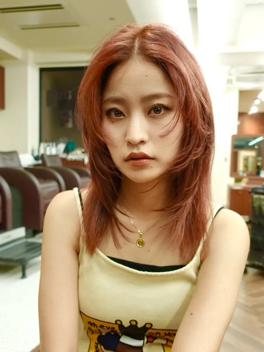ミディアム カラー ベージュカラー ブリーチ ケアブリーチ 透明感カラー ダブルカラー カット ヘアカラー トリートメント レイヤー専門家 ダブルカラー修のヘアスタイル