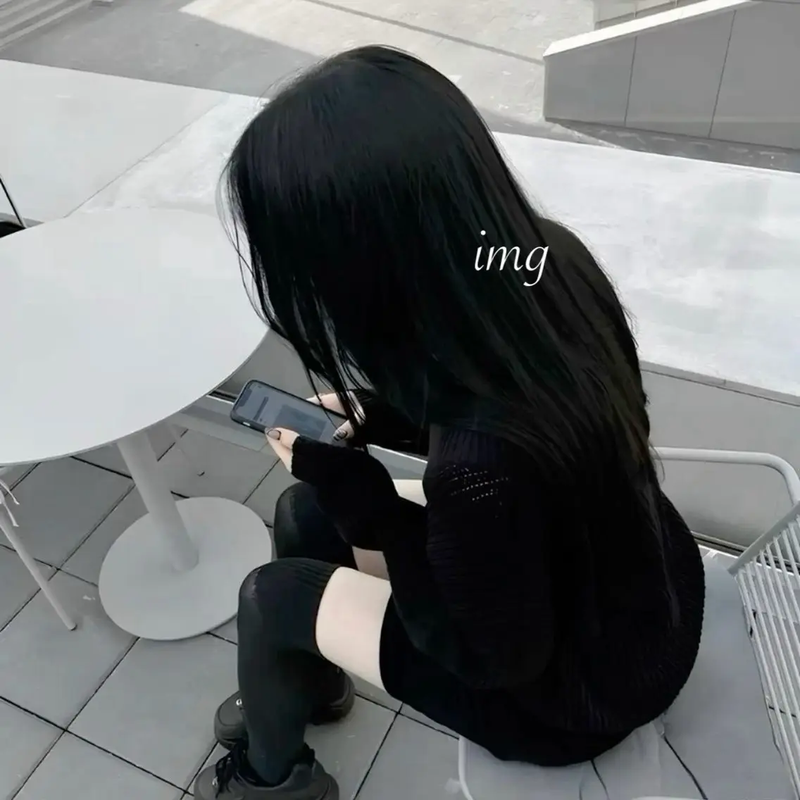 dark black 🐈⬛ /トレンド似合わせカラーの写真