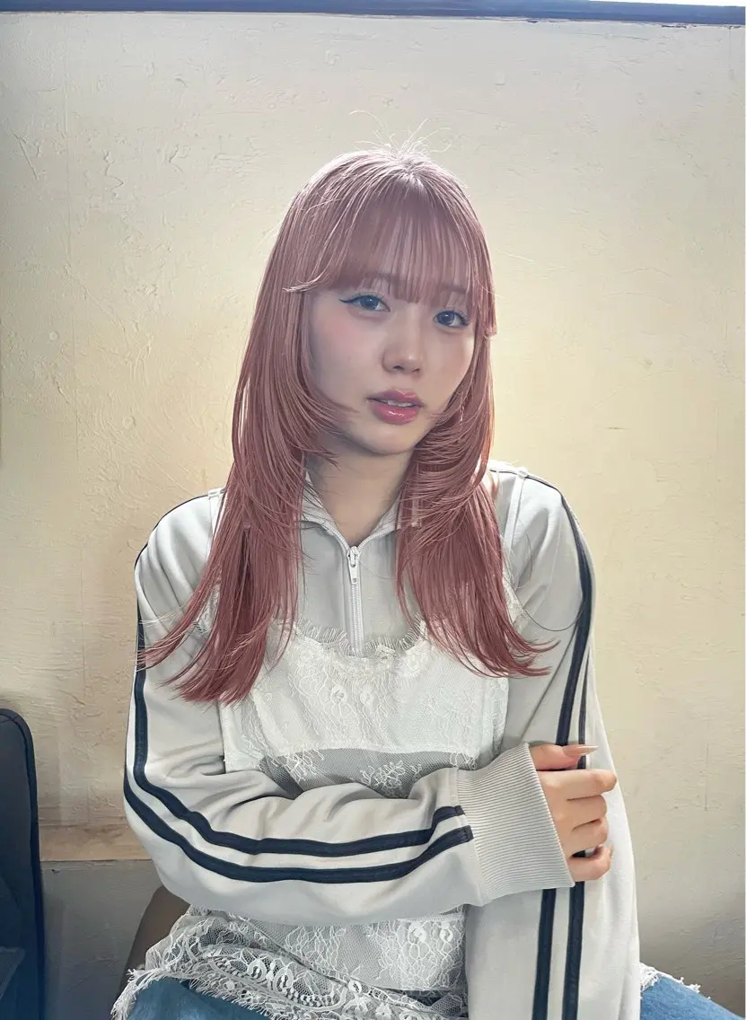ミディアム カラー ピンクカラー レイヤーカット カット ヘアカラー トリートメント レイヤーカット/ブラ ウンカラー/河野凜のヘアスタイル