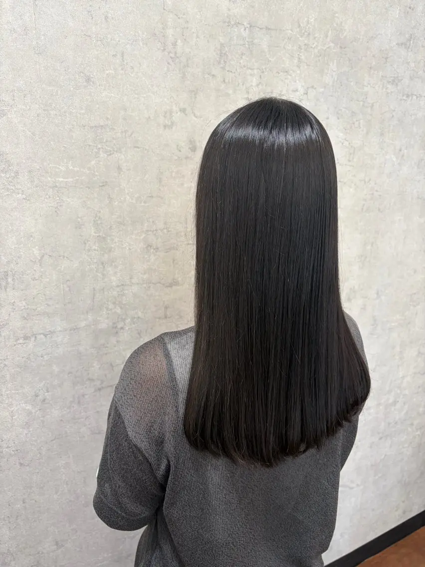 ロング カット 縮毛矯正 トリートメント 艶髪/透明感カラー 下山 萌華のヘアスタイル