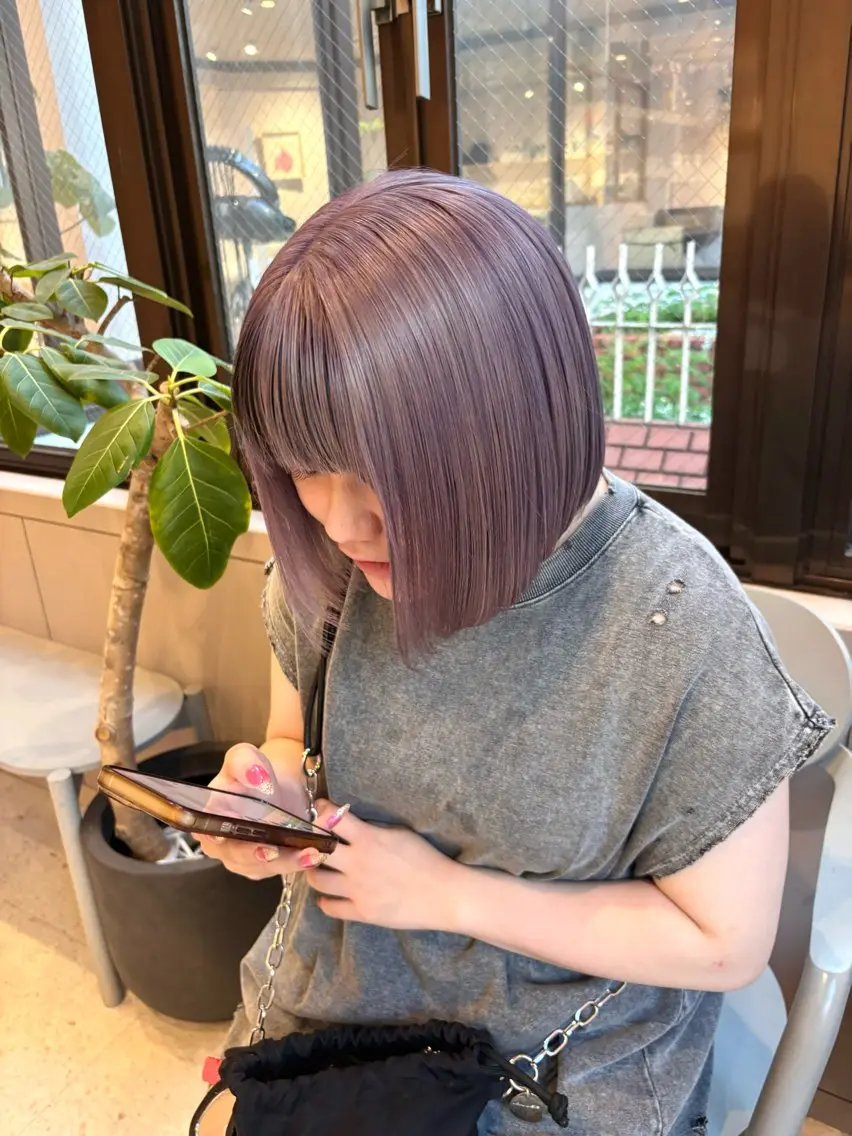 ミディアム カラー パープルカラー rio .のヘアスタイル