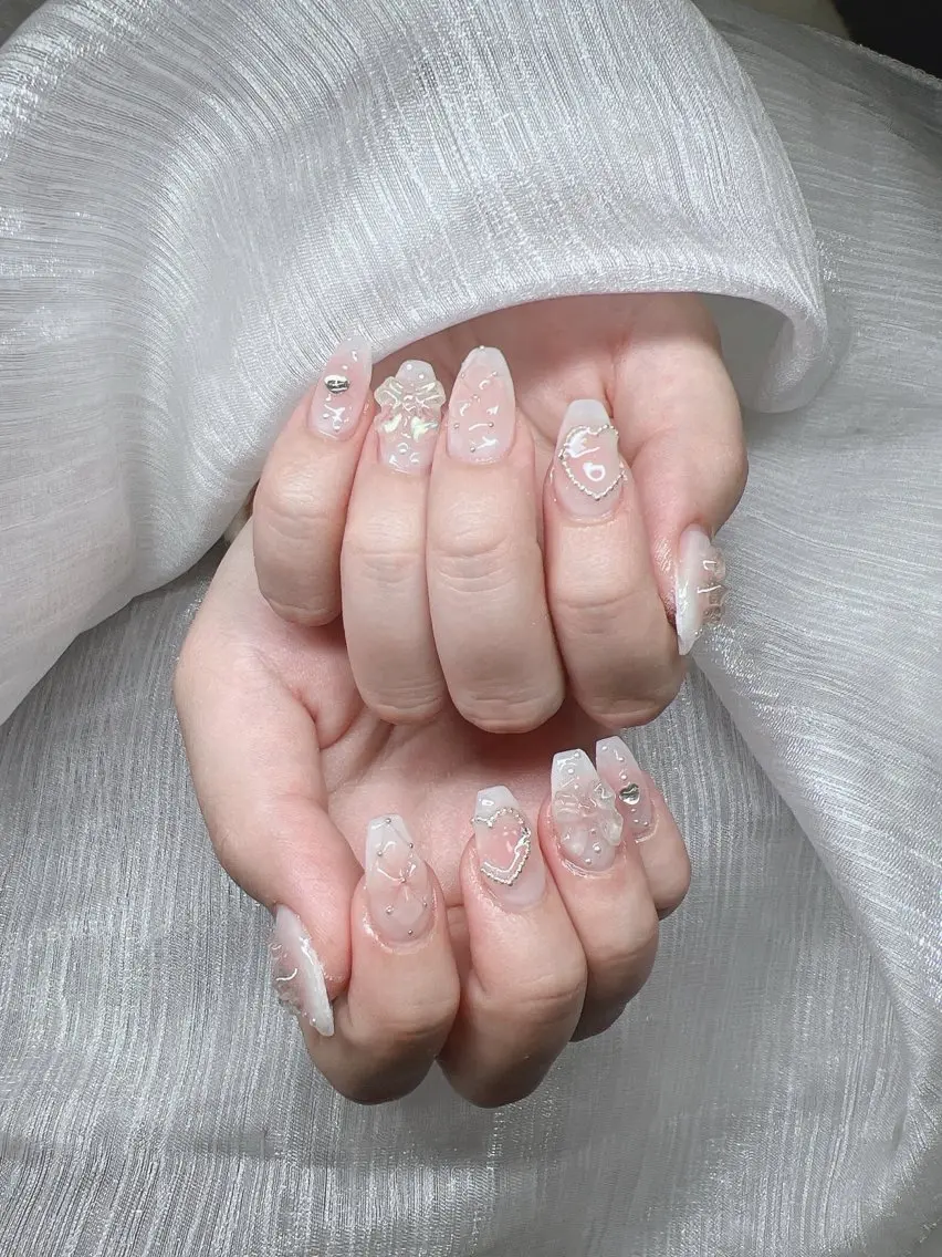 ネイル オーロラネイル チークネイル 長さ出し フットネイル フレンチネイル Lee Nails チップ長さだし専門店のネイルデザイン