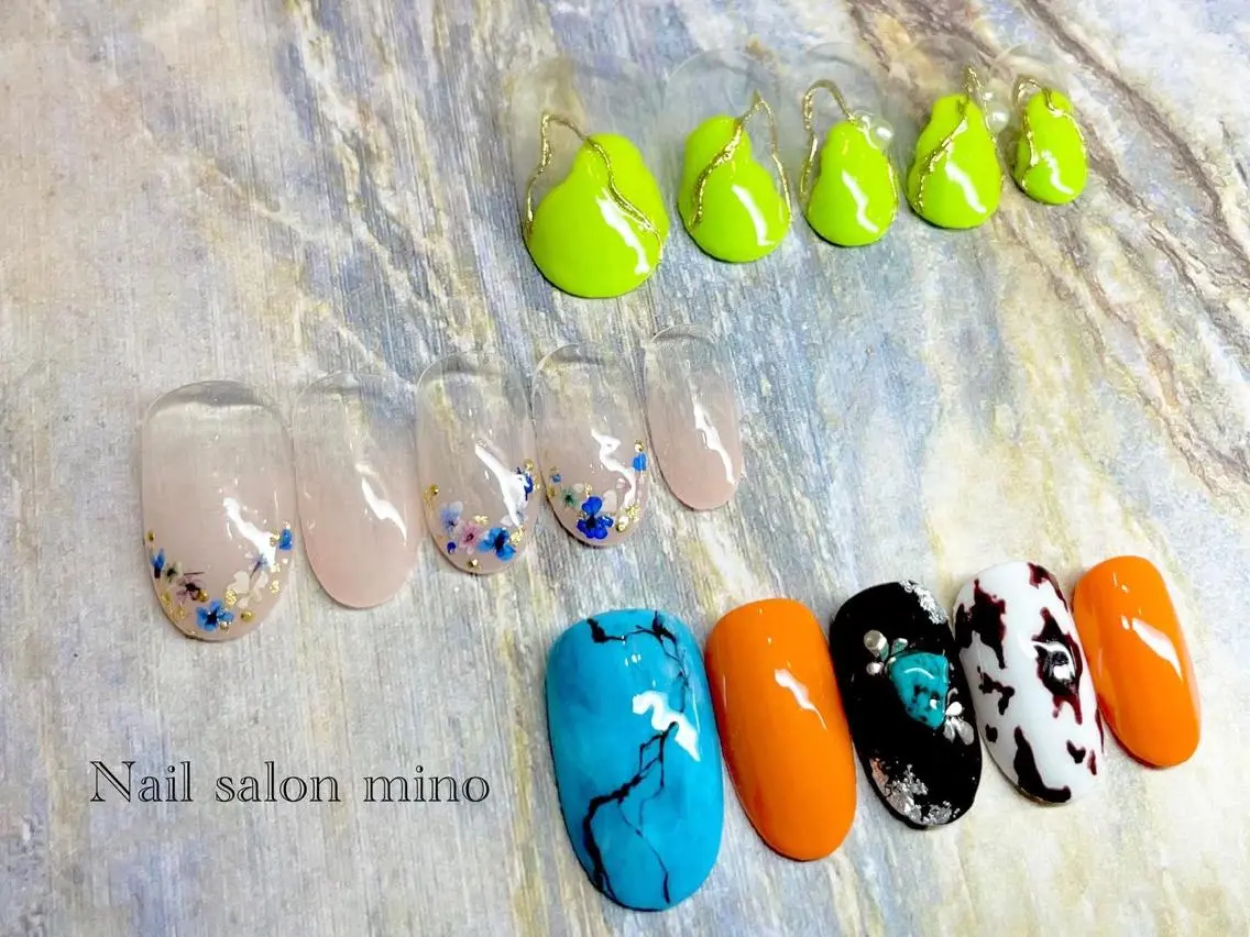 ネイル アートネイル マグネットネイル ミラーネイル シンプルネイル 三野 nail salon minoのネイルデザイン