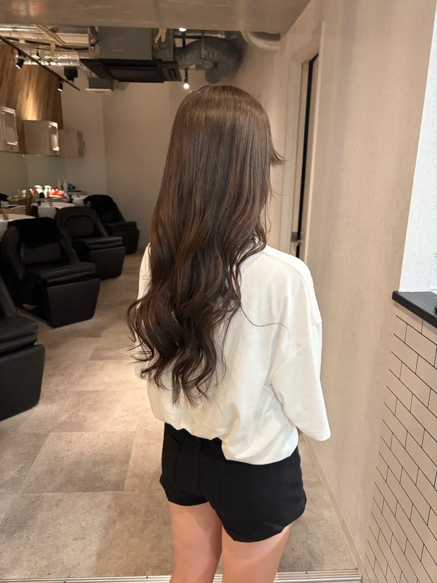 ロング ヘアカラー 中田 桃夏のヘアスタイル