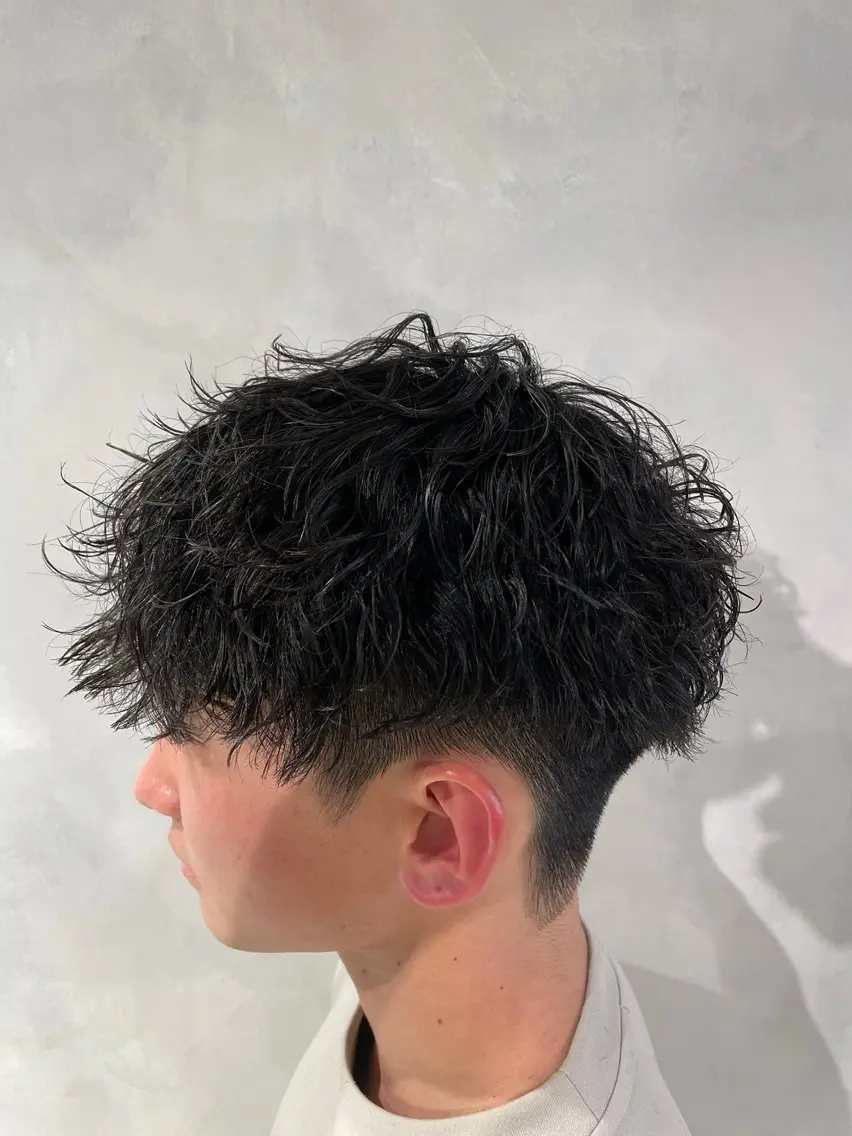 ショート パーマ メンズ メンズパーマ 波巻きパーマ カット パーマ メンズ特化🔥 金子直斗のヘアスタイル
