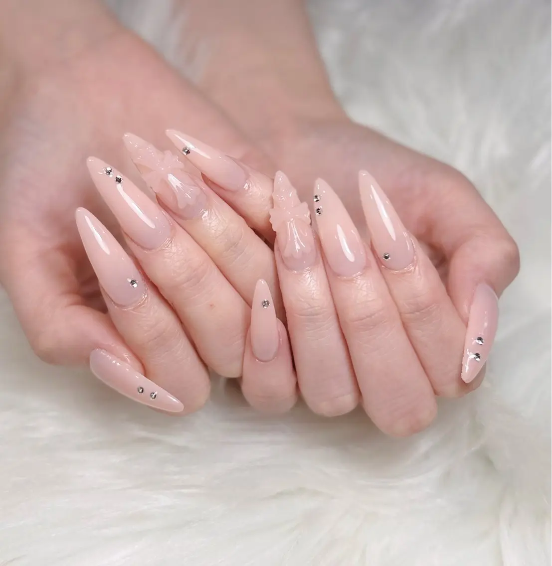 ネイル オーロラネイル チークネイル フットネイル フレンチネイル ジェルネイル ハンドネイル Nichi Nailsのネイルデザイン