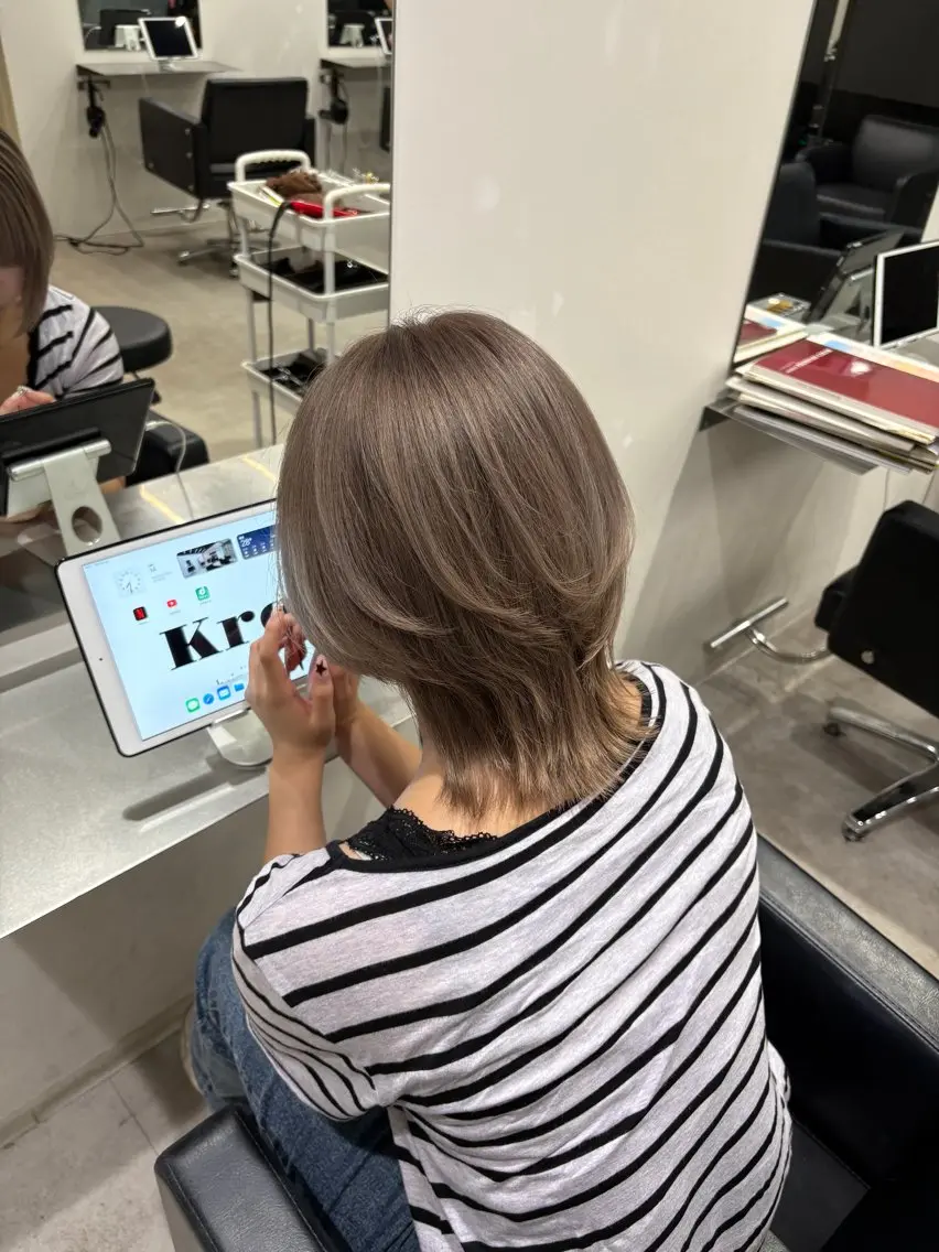 ミディアム カット ヘアカラー MIHO☾·̩͙⋆ Kroのヘアスタイル
