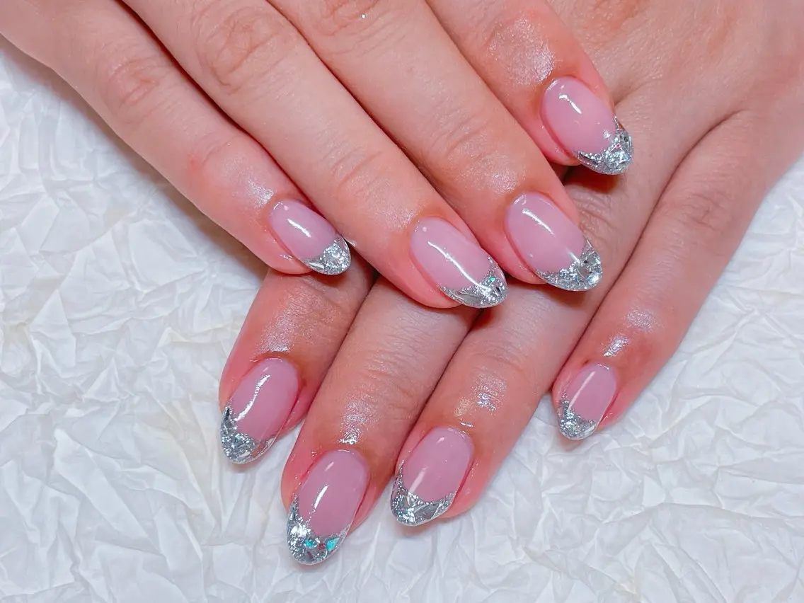 ネイル アートネイル チークネイル フレンチネイル ジェルネイル ガラスフレンチ ハンドネイル ハンドケア 💫ゆか_ Nailartistのネイルデザイン