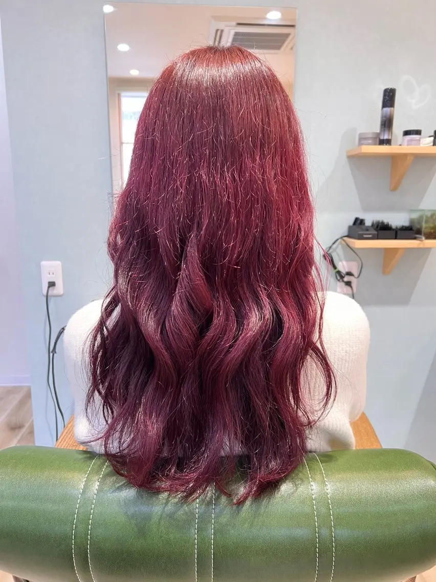 ロング カラー ブリーチ レッドカラー . SHIONのヘアスタイル