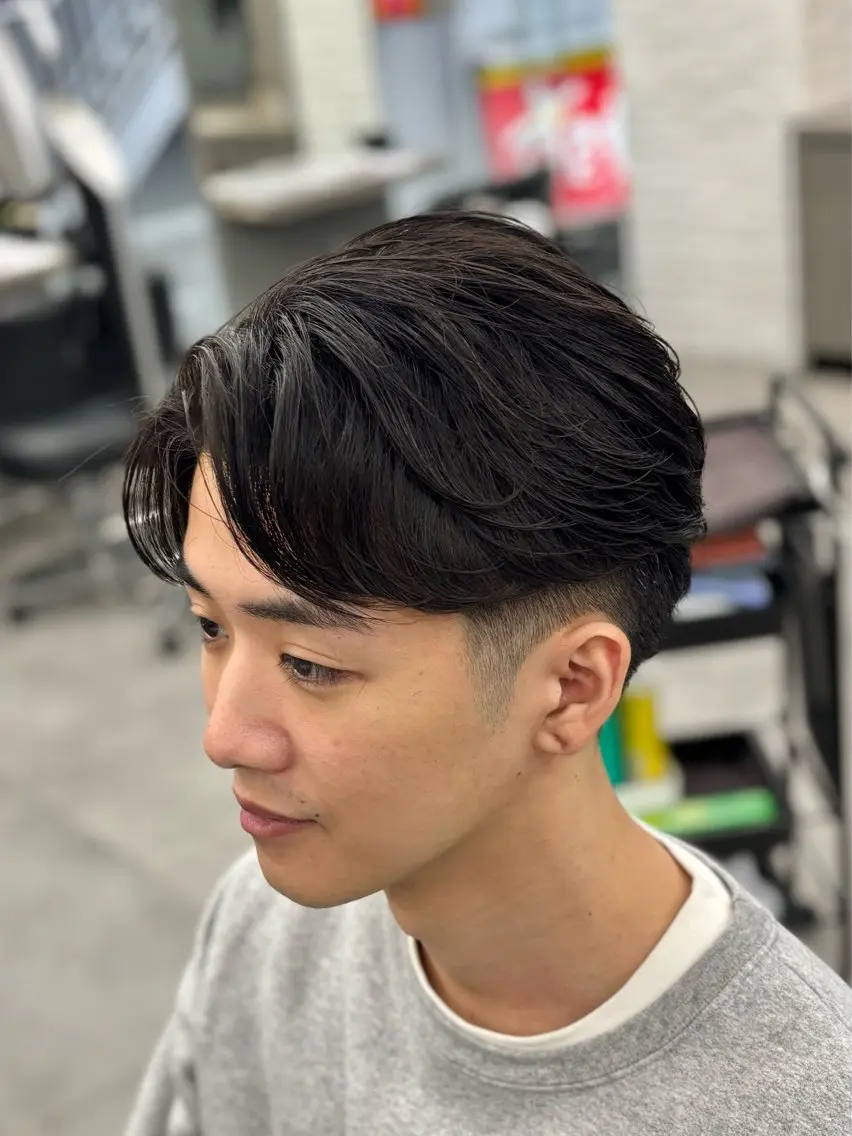 パーマ メンズ フェザーパーマ メンズパーマ カット パーマ 【ØVARL】🦁 メンズパーマ/レオのヘアスタイル
