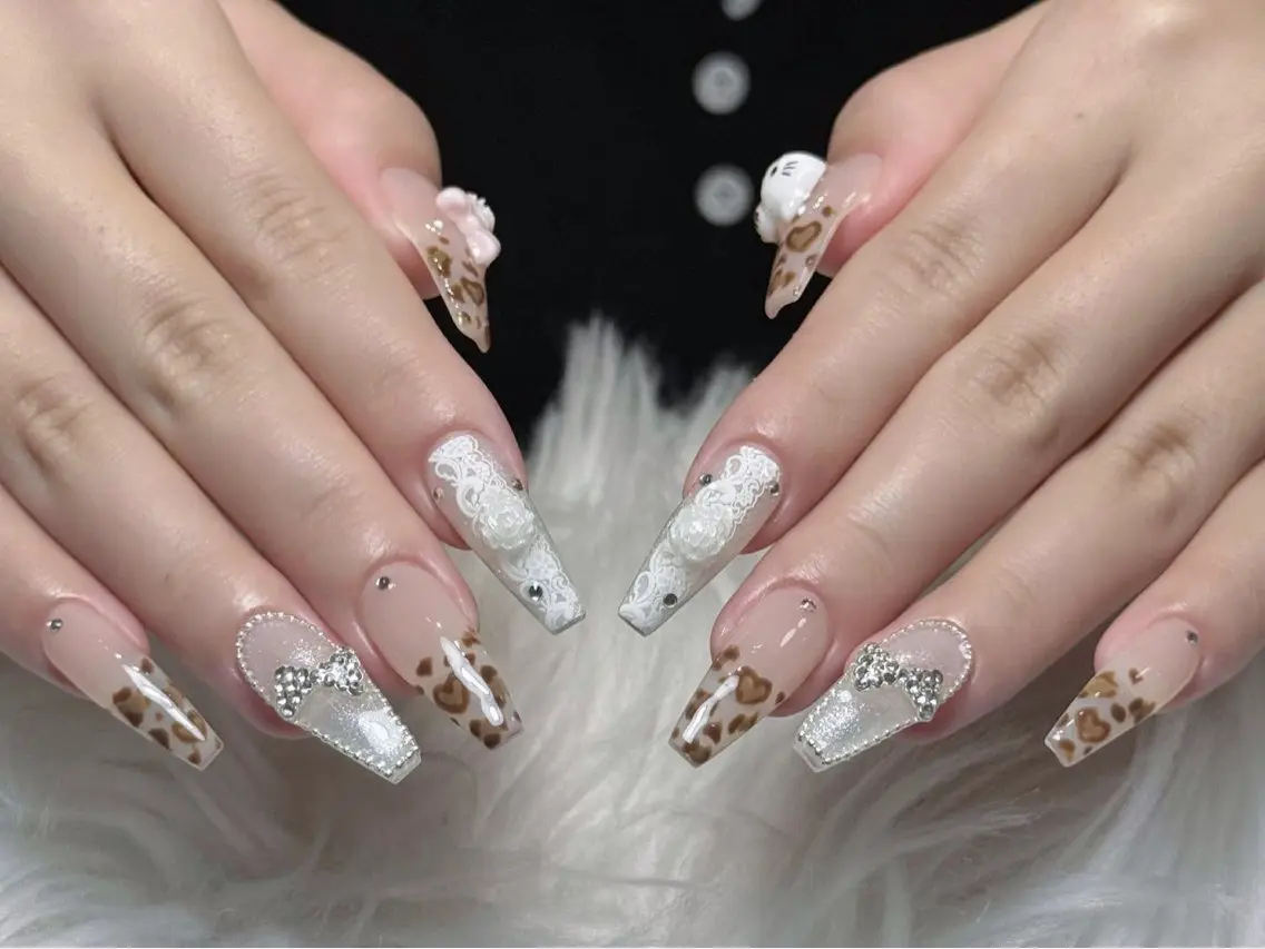 ネイル フレンチネイル ジェルネイル キラキラネイル 韓国ネイル マグネットネイル Julli NailStudioのネイルデザイン