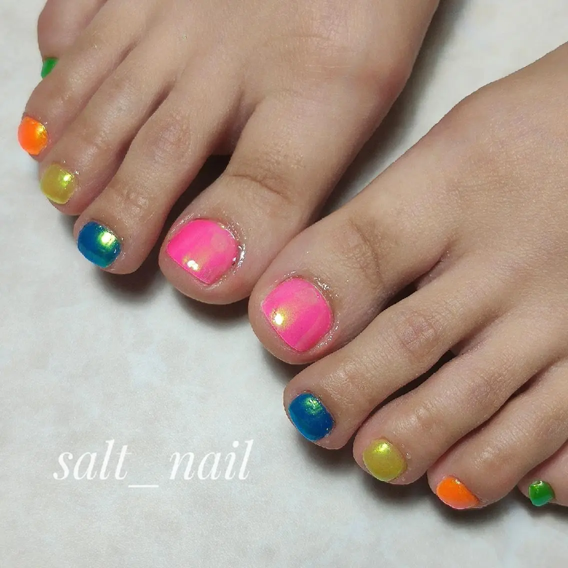 ネイル オーロラネイル フットネイル 個人サロン saltnailのネイルデザイン