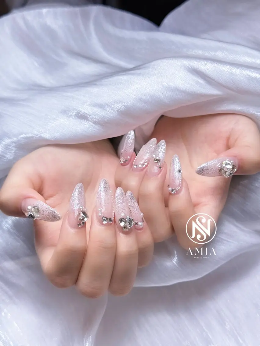 ロング ハンドネイル 🌟AMIA BEAUTY🌟のネイルデザイン