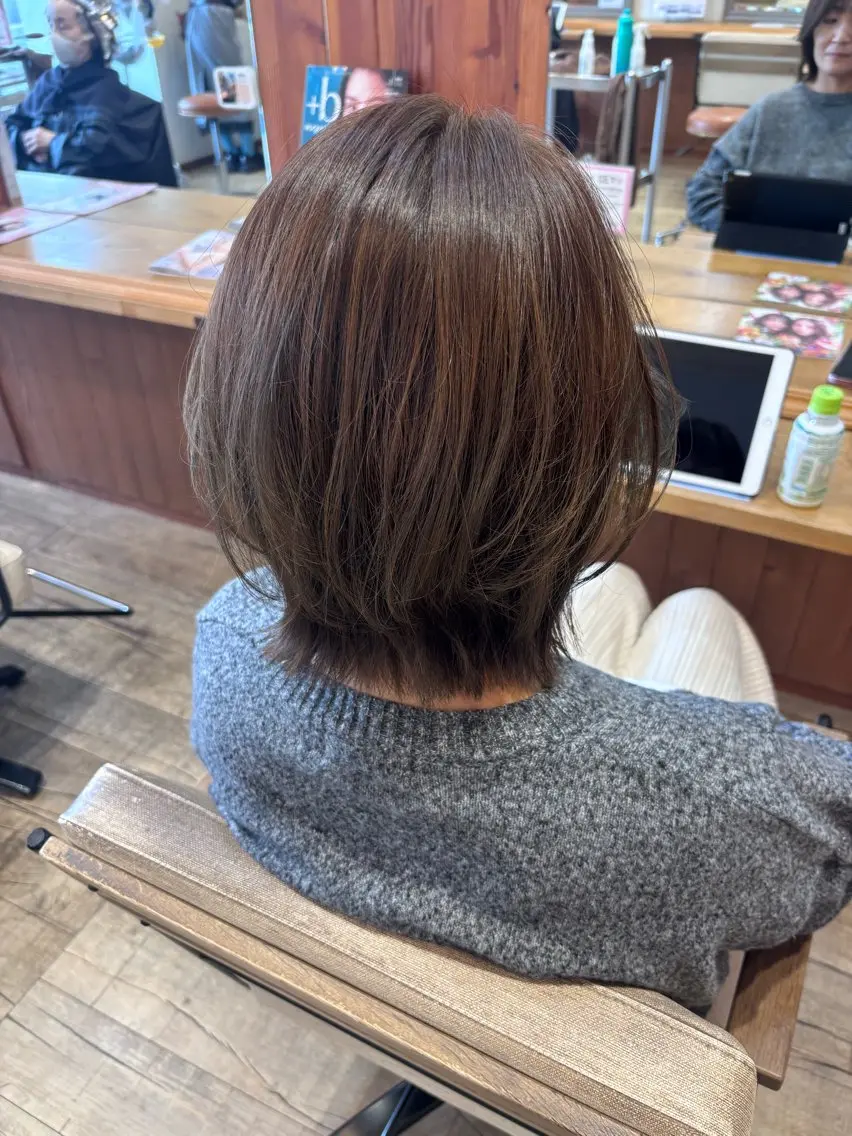 ショート カラー ボブレイヤー アッシュ ベージュカラー ボブ レイヤーカット カット ヘアカラー トリートメント Ayano_ Jill francのヘアスタイル