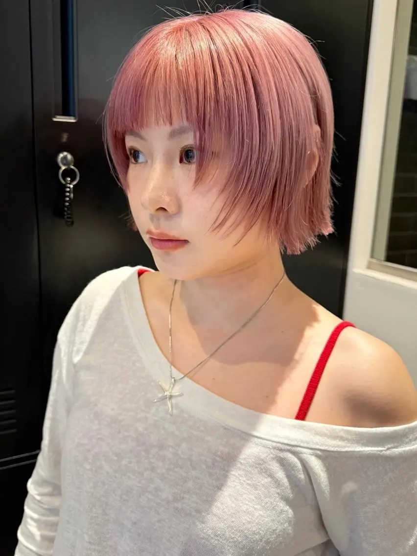ショート カラー ボブレイヤー ボブ レイヤーカット カット ヘアカラー 須藤 優真 切りっぱなしボブのヘアスタイル