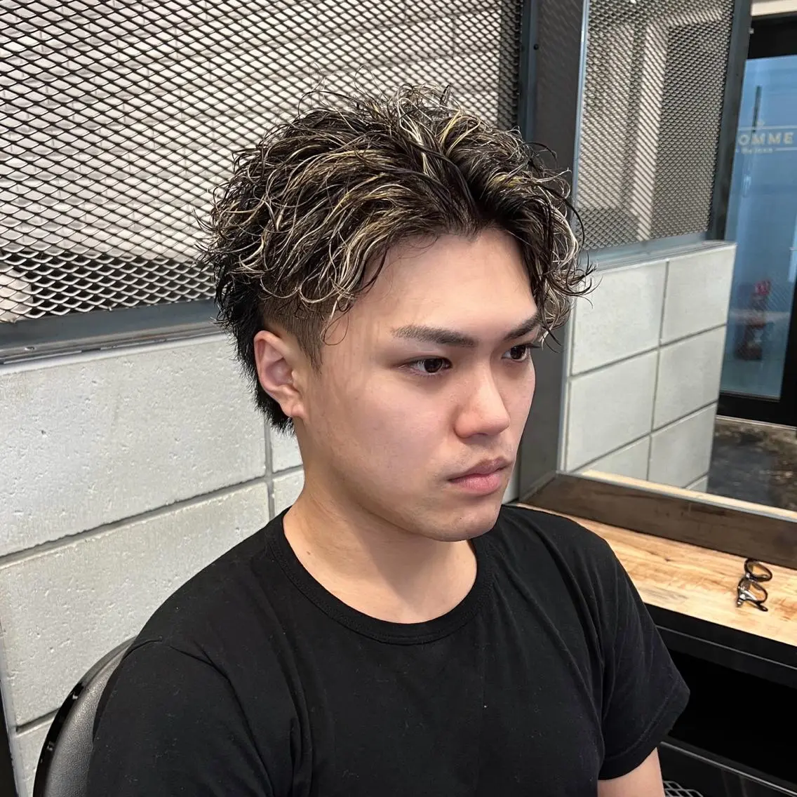 メンズ メンズハイライト メンズメッシュ 波巻きパーマ カット ヘアカラー パーマ トリートメント メンズ特化/パーマ/ メッシュ/竜成のヘアスタイル