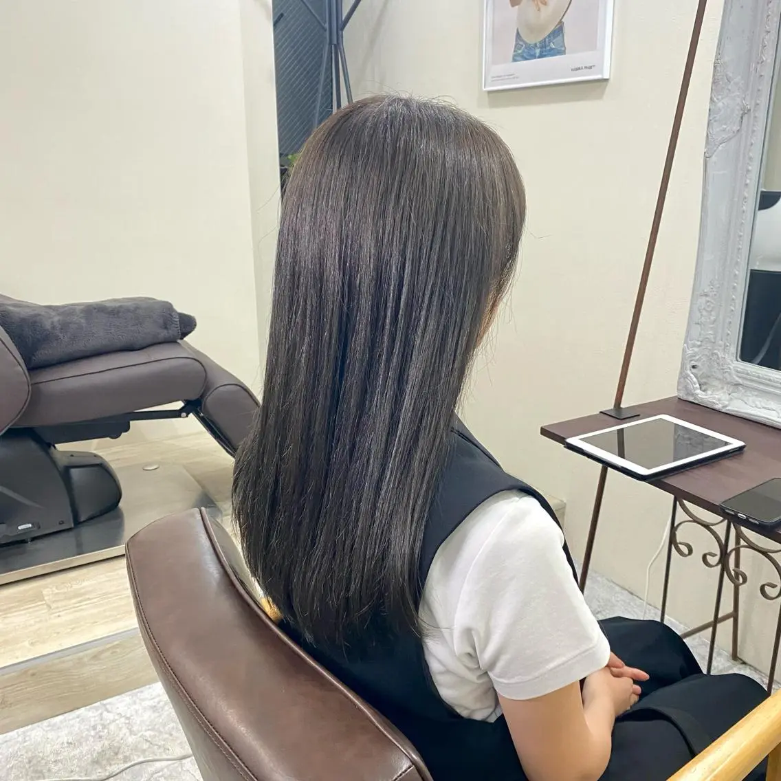 ロング カラー グレージュ カット ヘアカラー 長岡 俊樹のヘアスタイル