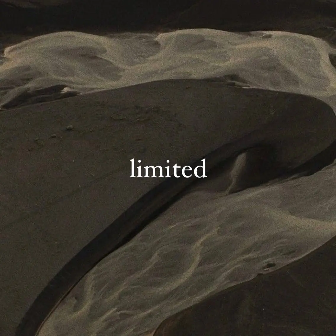 〖 limited 〗の写真