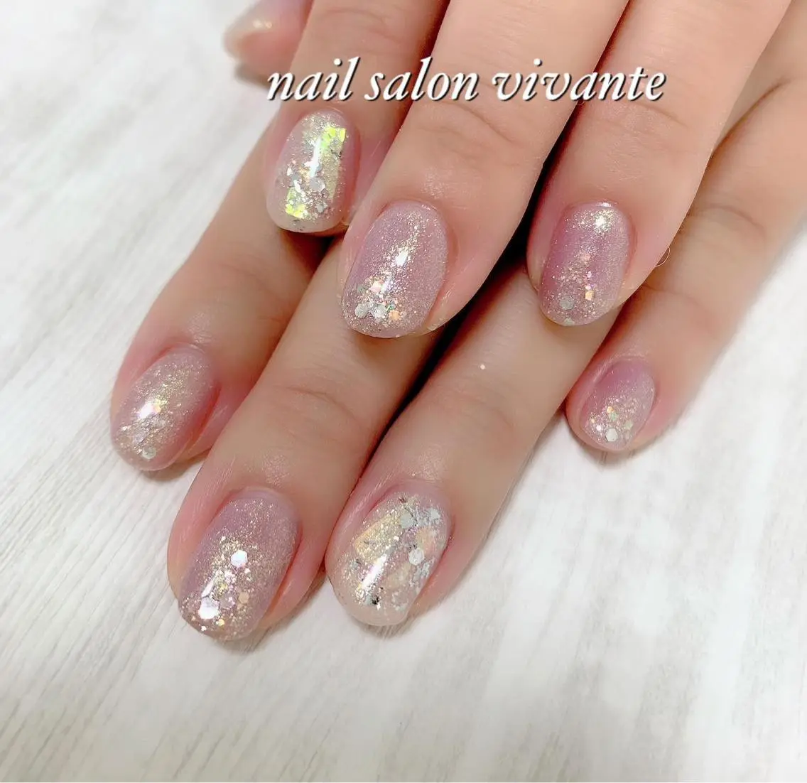 ネイル キラキラネイル nail salon vivanteのネイルデザイン