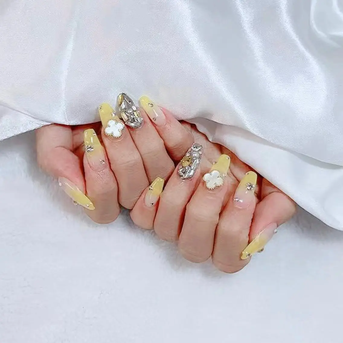 ネイル 持ち込み Amina nail salonのネイルデザイン