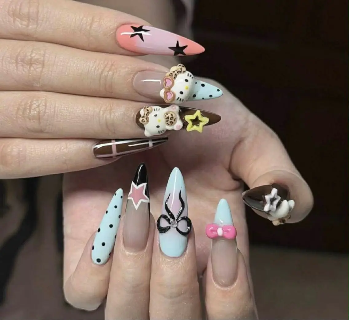ネイル オーロラネイル ブルー チークネイル フットネイル フレンチネイル ハンドネイル GIN NAILのネイルデザイン