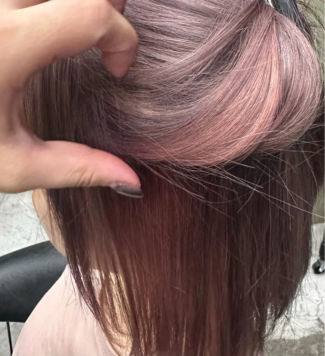 ミディアム カラー ピンクカラー 西 美羽のヘアスタイル