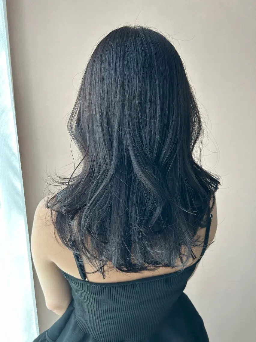 ロング カラー アッシュ アッシュグレー hubhair レイヤー/透明感のヘアスタイル
