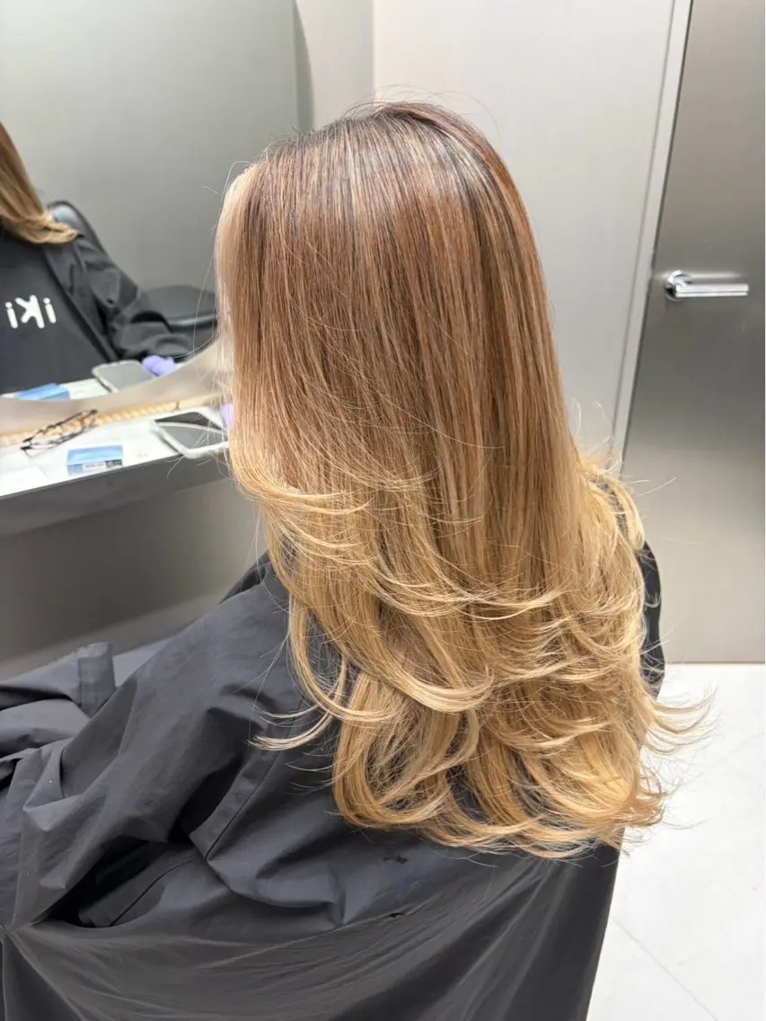 ロング カラー バレイヤージュ レイヤーカット トリートメント YUIGO 🔥のヘアスタイル