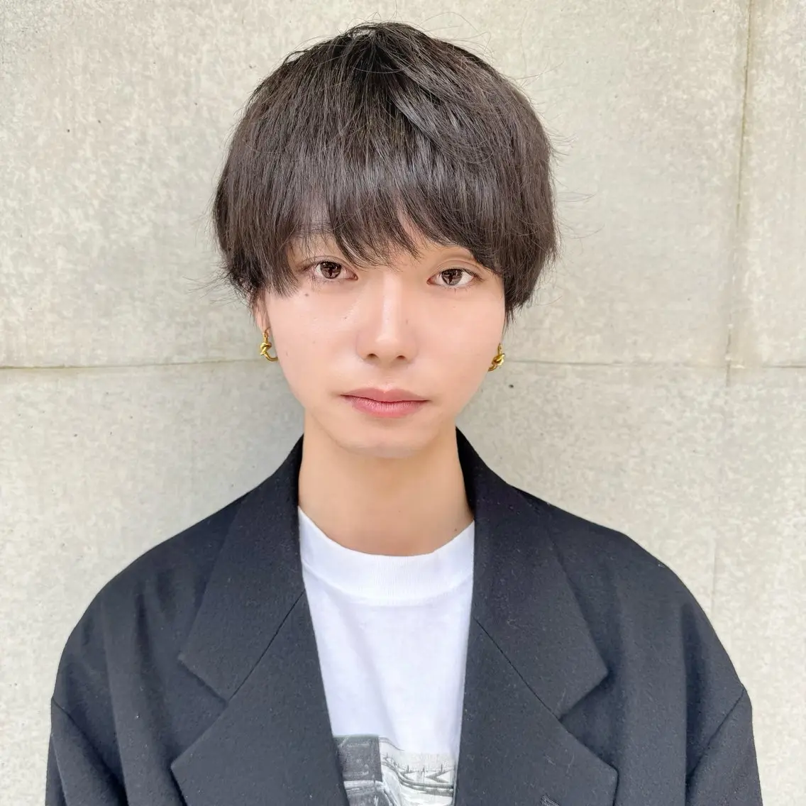 メンズ センターパート コンマヘア メンズデザインカット ダウンパーマ フェザーパーマ カット パーマ ヘアセット シャドウ/フェザー ニュアンスヘアメンズのヘアスタイル