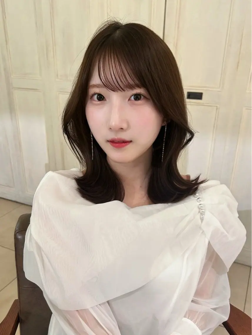 ミディアム ヘアカラー 巻ける🫧縮毛矯正 💞はな🎀のヘアスタイル