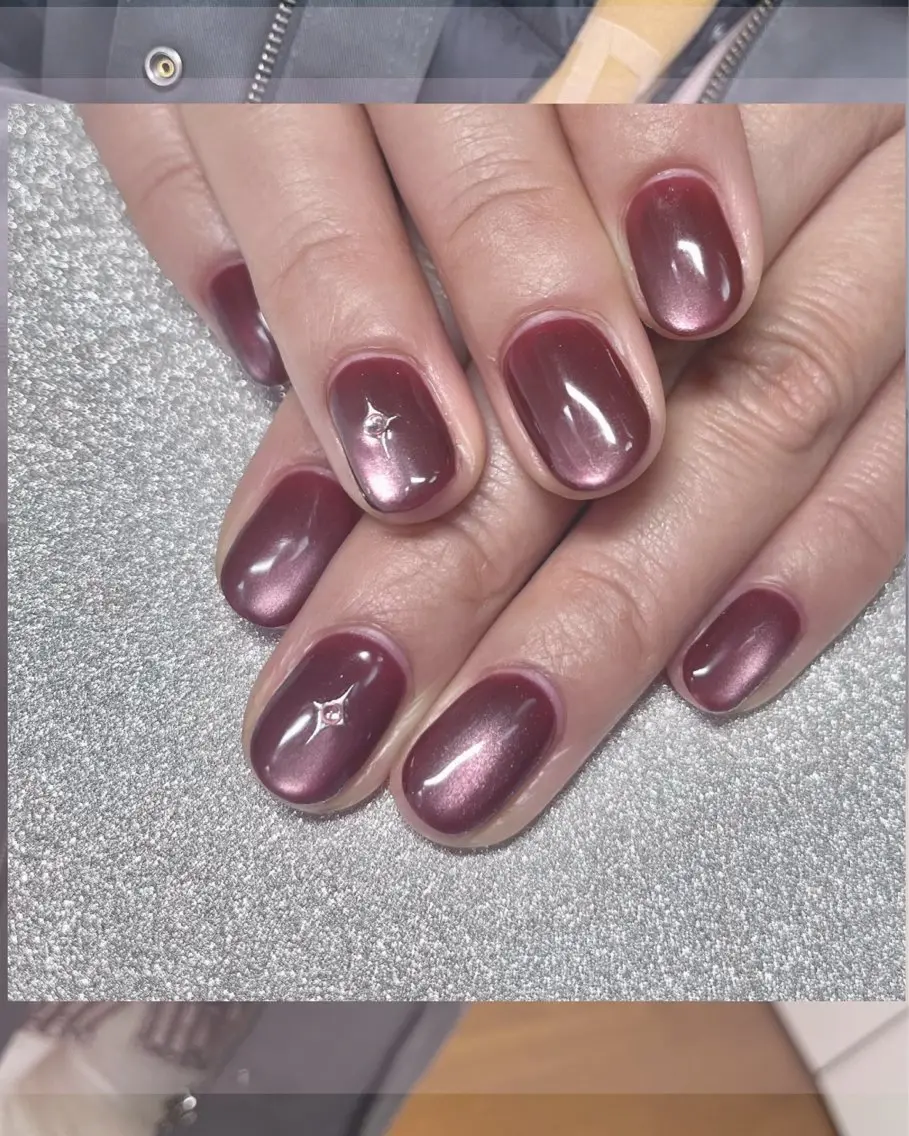 ネイル マグネットネイル ストーンネイル BEE NAILのネイルデザイン