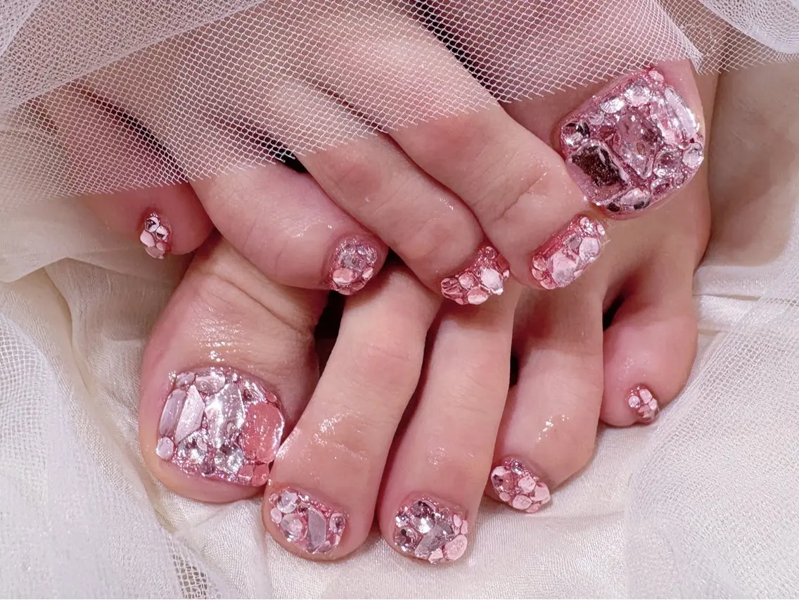 ネイル フットネイル ストーンネイル Nail R🌷 AKARI恵比寿のネイルデザイン